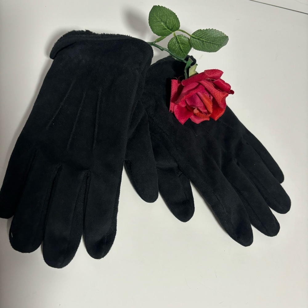 Black Gloves Faux Fur lined Smart tech Lg New or Like New